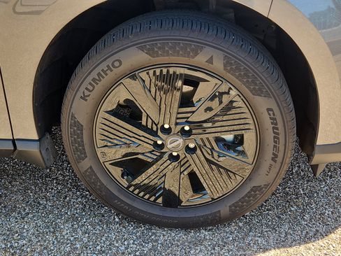 Used 2025 Nissan Murano SV AWD/4WD image 5