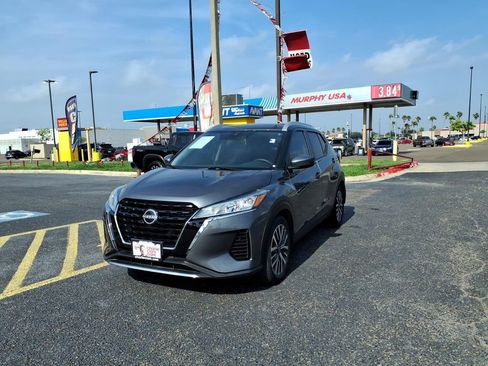 Used 2024 Nissan Kicks SV FWD image 1