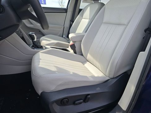 Used 2022 Volkswagen Tiguan SE w/ Panoramic Sunroof Package AWD/4WD image 33