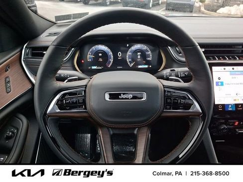 Used 2025 Jeep Grand Cherokee L Summit image 24