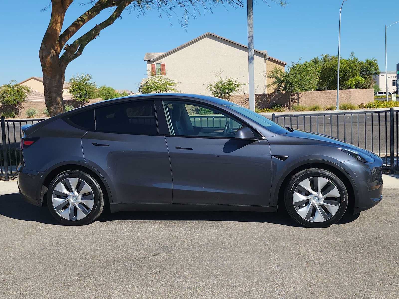 Used 2023 Tesla Model Y Long Range AWD/4WD image 9