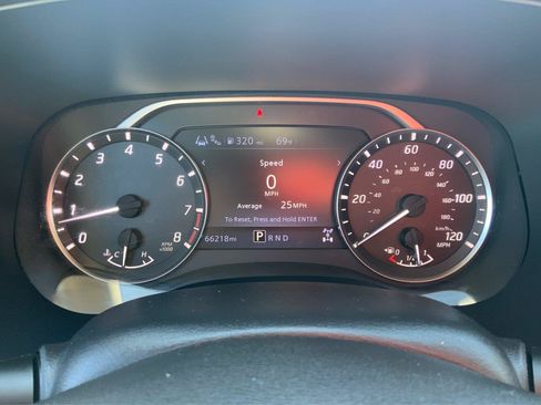 Used 2022 Nissan Frontier SV AWD/4WD image 15
