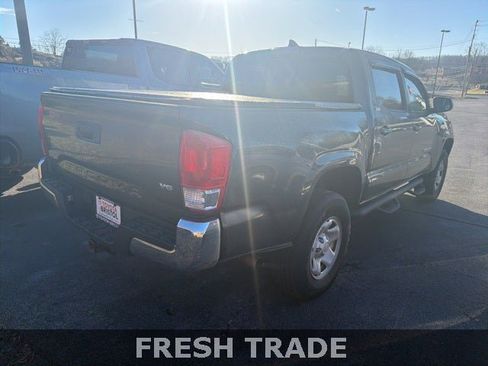 Used 2016 Toyota Tacoma SR5 image 8