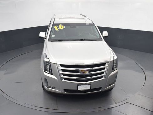Used 2016 Cadillac Escalade Luxury image 39