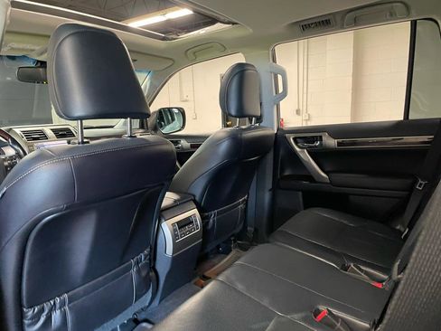 Used 2018 Lexus GX 460 Premium w/ Premium Package AWD/4WD image 14
