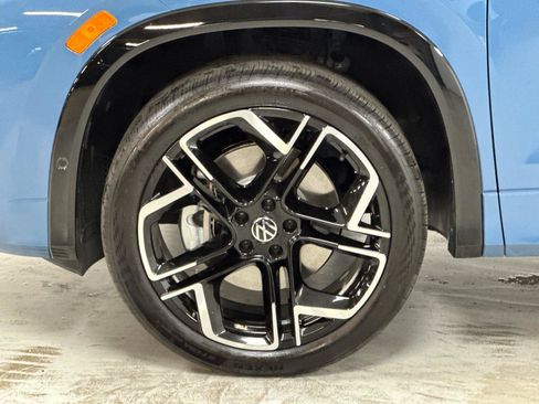 New 2026 Volkswagen Tiguan SEL R-Line AWD/4WD image 25
