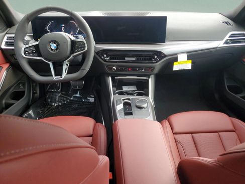 Used 2025 BMW 330i Sedan w/ M Sport Package image 12