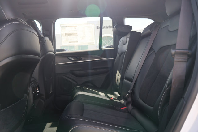 New 2026 Jeep Grand Cherokee Altitude AWD/4WD image 8