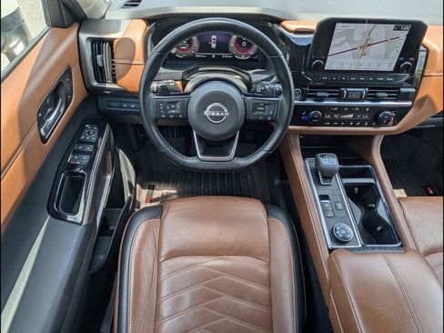 Used 2023 Nissan Pathfinder Platinum AWD/4WD image 8