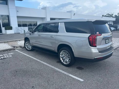 Certified 2024 GMC Yukon XL SLT w/ SLT Luxury Package RWD image 3