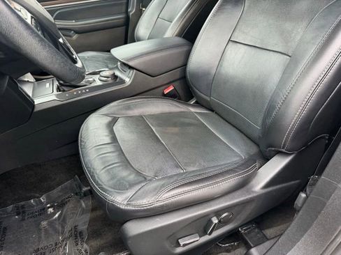 Certified 2017 Ford Explorer Limited AWD/4WD image 5