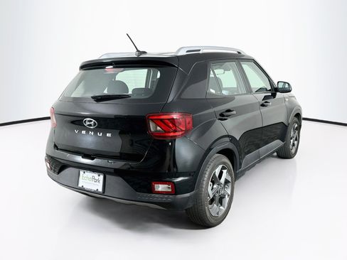 Used 2025 Hyundai Venue SEL FWD image 7