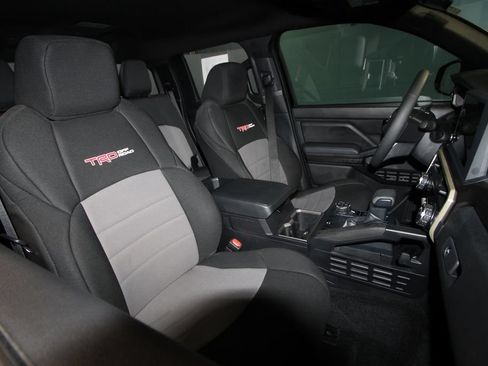 Used 2025 Toyota Tacoma TRD Off-Road AWD/4WD image 21