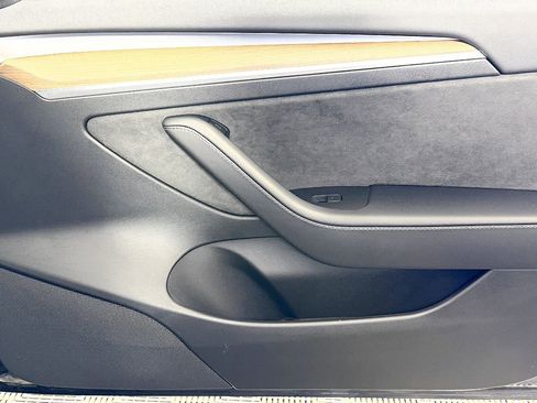 Used 2022 Tesla Model 3 Performance image 38