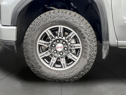Used 2025 GMC Sierra 1500 AT4 image 25