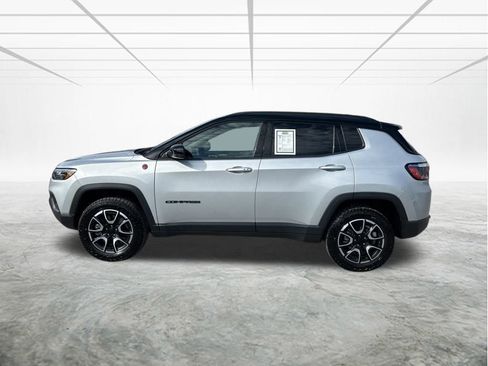 Certified 2024 Jeep Compass Trailhawk image 7