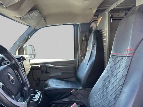 Used 2008 Chevrolet Express 2500 image 11