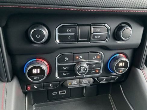 Certified 2024 Chevrolet Suburban RST w/ Luxury Package image 15