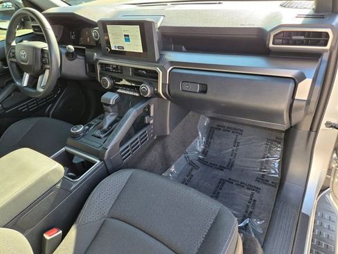 Used 2025 Toyota 4Runner SR5 AWD/4WD image 22
