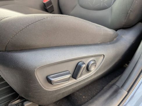 Used 2023 Toyota RAV4 XLE w/ Convenience Package image 10