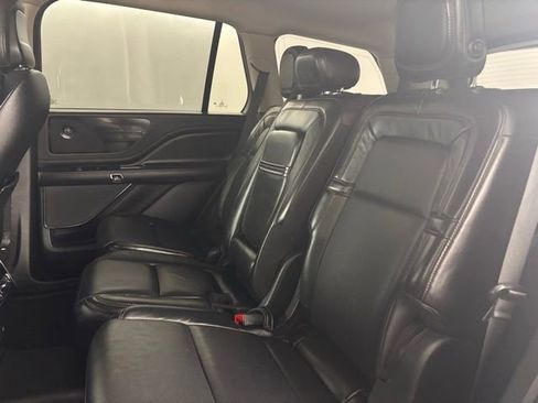 Used 2020 Lincoln Aviator Reserve RWD image 12