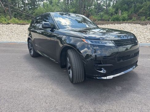 Used 2024 Land Rover Range Rover Sport Dynamic SE AWD/4WD image 4