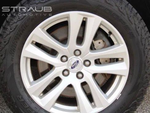Used 2018 Ford Explorer XLT w/ Equipment Group 201A AWD/4WD image 16