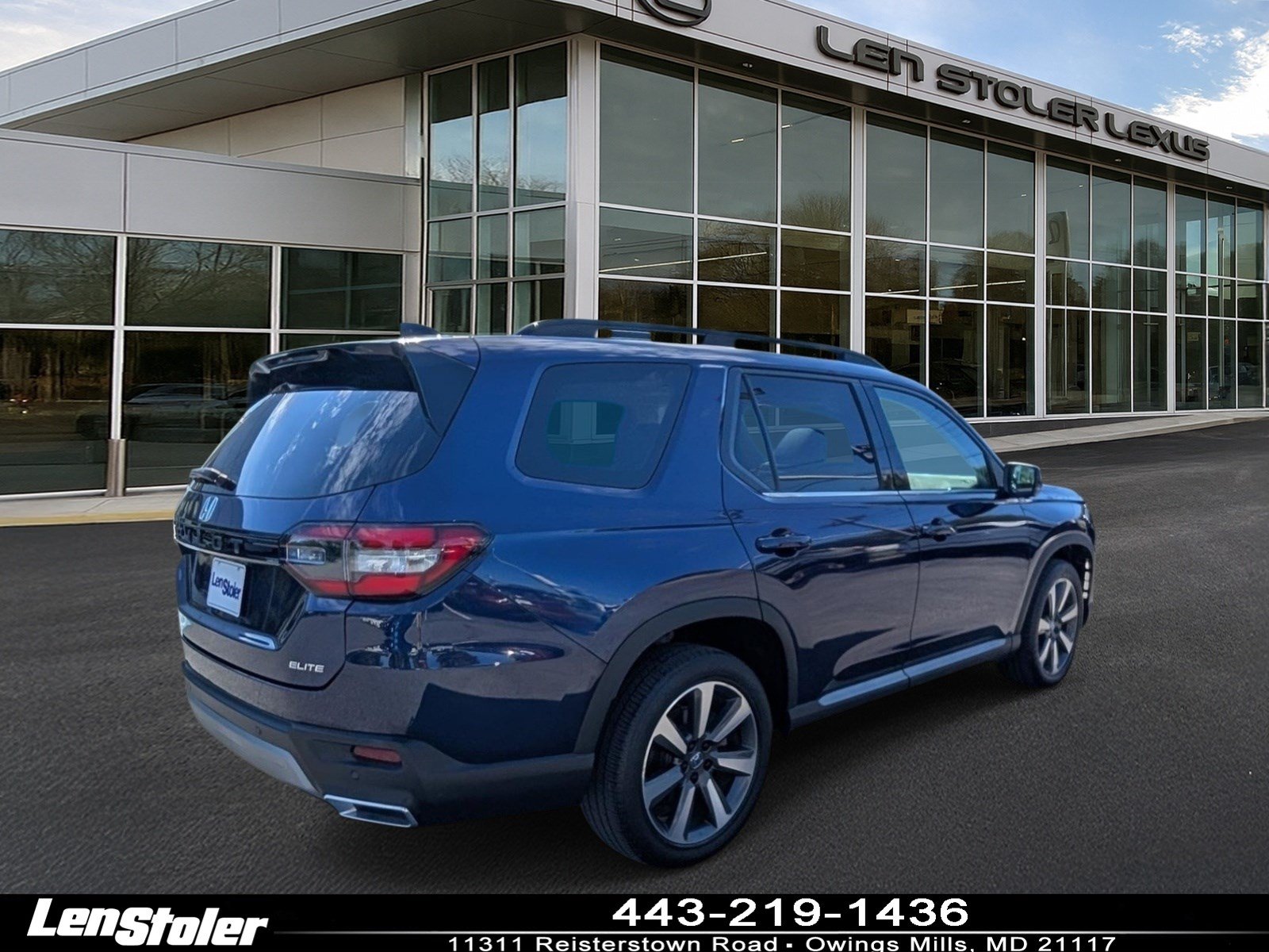 Used 2023 Honda Pilot Elite image 3