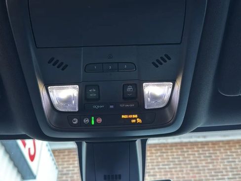 Used 2020 Chevrolet Blazer RS image 42