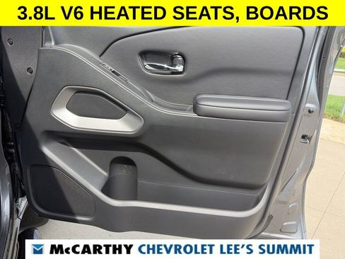 Used 2025 Nissan Frontier SV w/ SV Convenience Package image 30