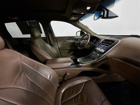 Used 2018 Lincoln MKX Reserve w/ Lincoln MKX Climate Package image 31