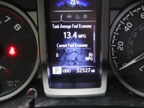 Used 2023 Toyota Tacoma TRD Off-Road AWD/4WD image 40