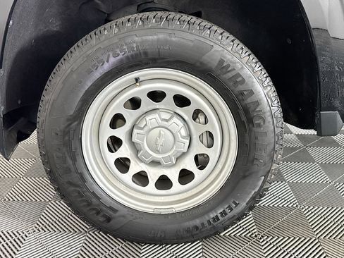 Used 2023 Chevrolet Colorado W/T image 37