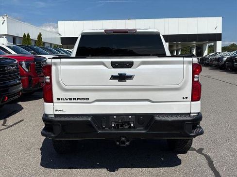Certified 2023 Chevrolet Silverado 1500 LT Trail Boss w/ LPO, Dark Essentials Package image 5