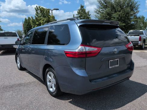 Used 2016 Toyota Sienna LE FWD image 4