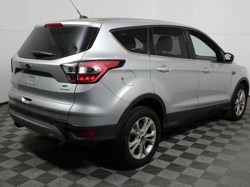 Used 2017 Ford Escape SE image 5