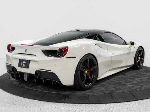 Used 2016 Ferrari 488 GTB RWD image 9