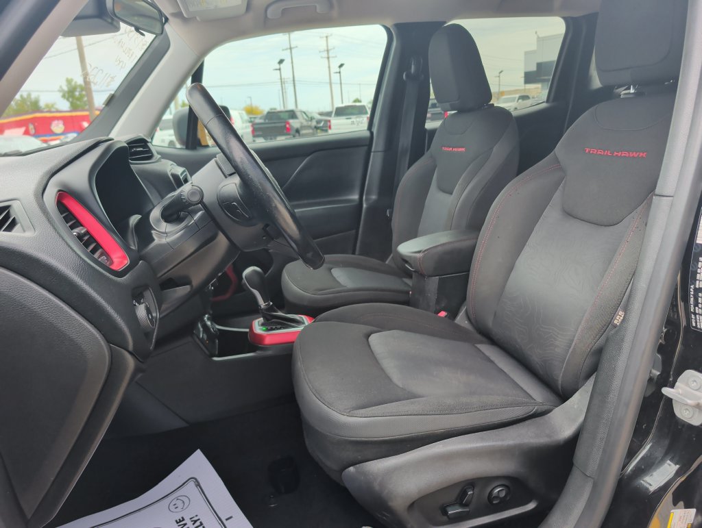 Used 2019 Jeep Renegade Trailhawk w/ Cold Weather Group II AWD/4WD image 8