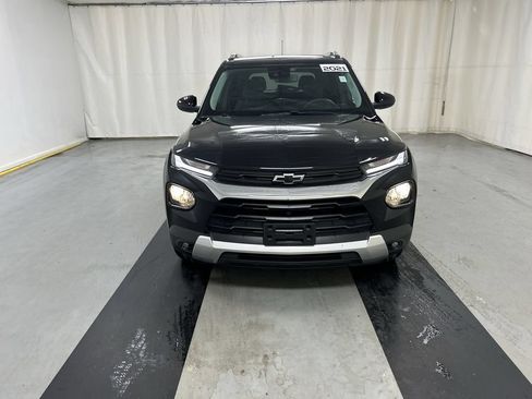 Used 2021 Chevrolet TrailBlazer LT w/ Sun and Liftgate Package AWD/4WD image 3