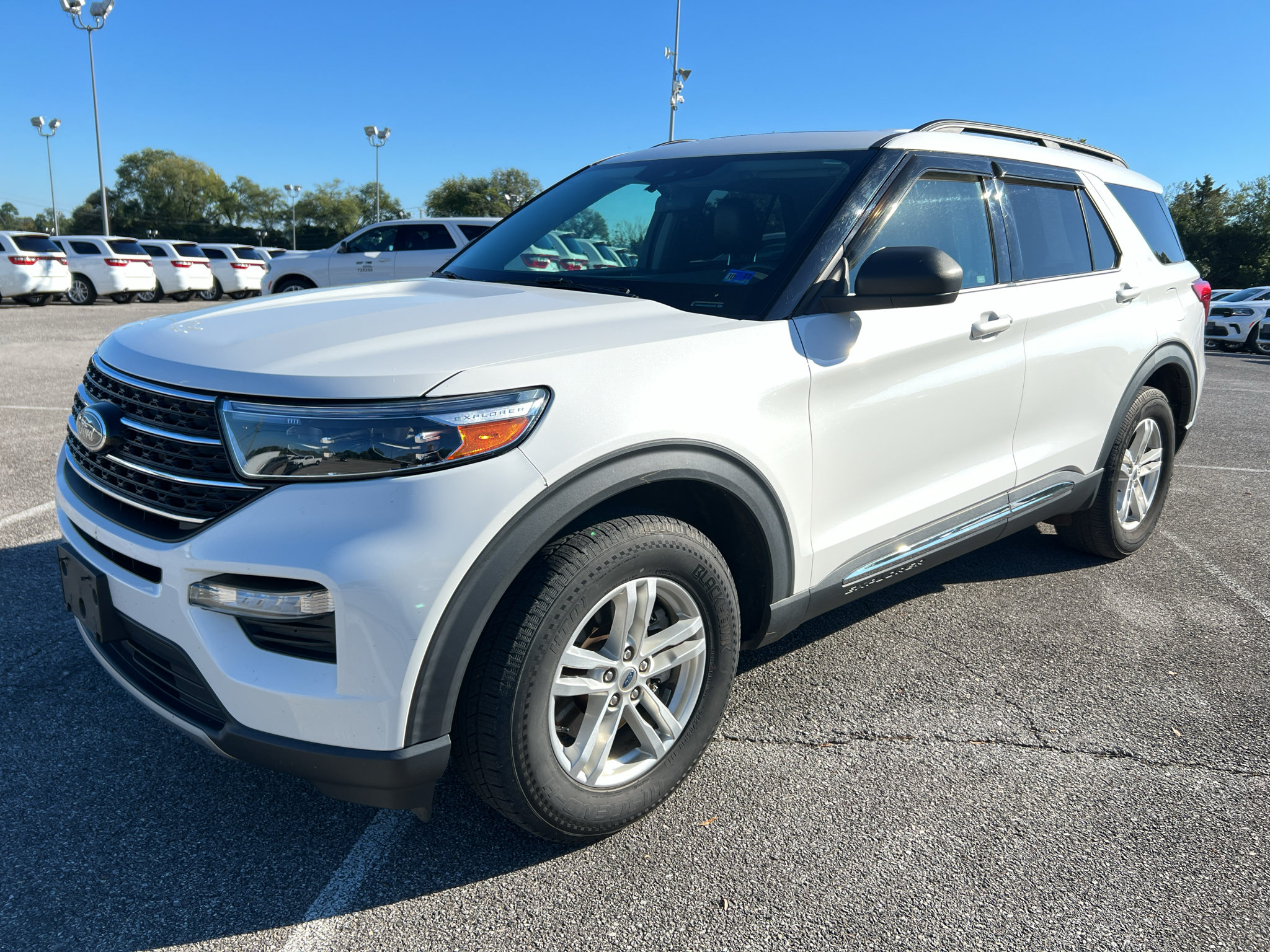 Used 2020 Ford Explorer XLT w/ Equipment Group 202A AWD/4WD image 7
