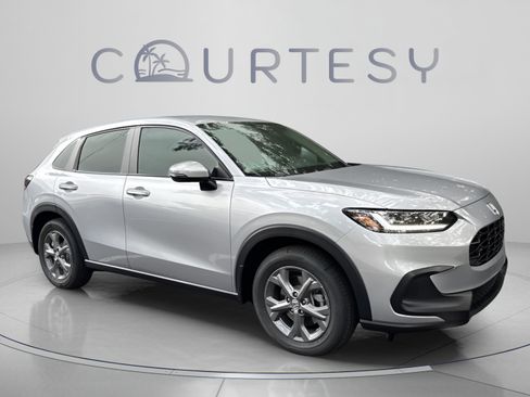 Used 2026 Honda HR-V LX image 9