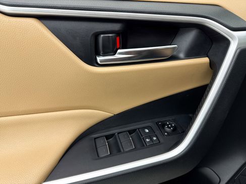 Used 2023 Toyota RAV4 XLE image 31