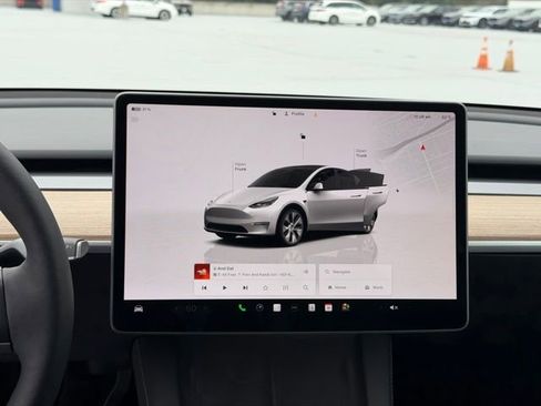 Used 2024 Tesla Model Y Long Range image 14