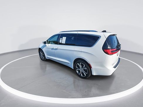 Used 2024 Chrysler Pacifica Pinnacle w/ Trailer Tow Group image 6