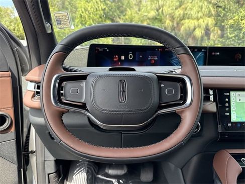 New 2025 Lincoln Navigator Reserve image 38