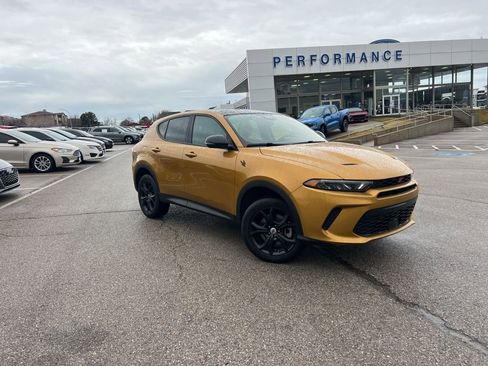 Used 2024 Dodge Hornet GT Plus w/ GT Blacktop Package image 2