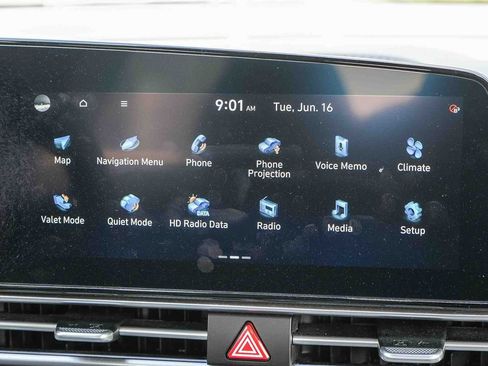 Used 2024 Hyundai Elantra SEL FWD image 14