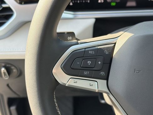New 2026 Volkswagen Taos SE FWD image 26
