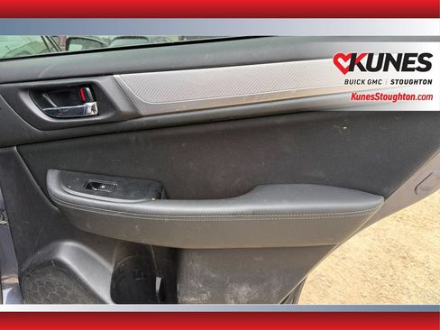 Used 2017 Subaru Outback 2.5i Premium AWD/4WD image 38