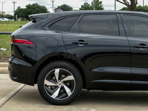 Used 2026 Jaguar F-PACE R-Dynamic S AWD/4WD image 8